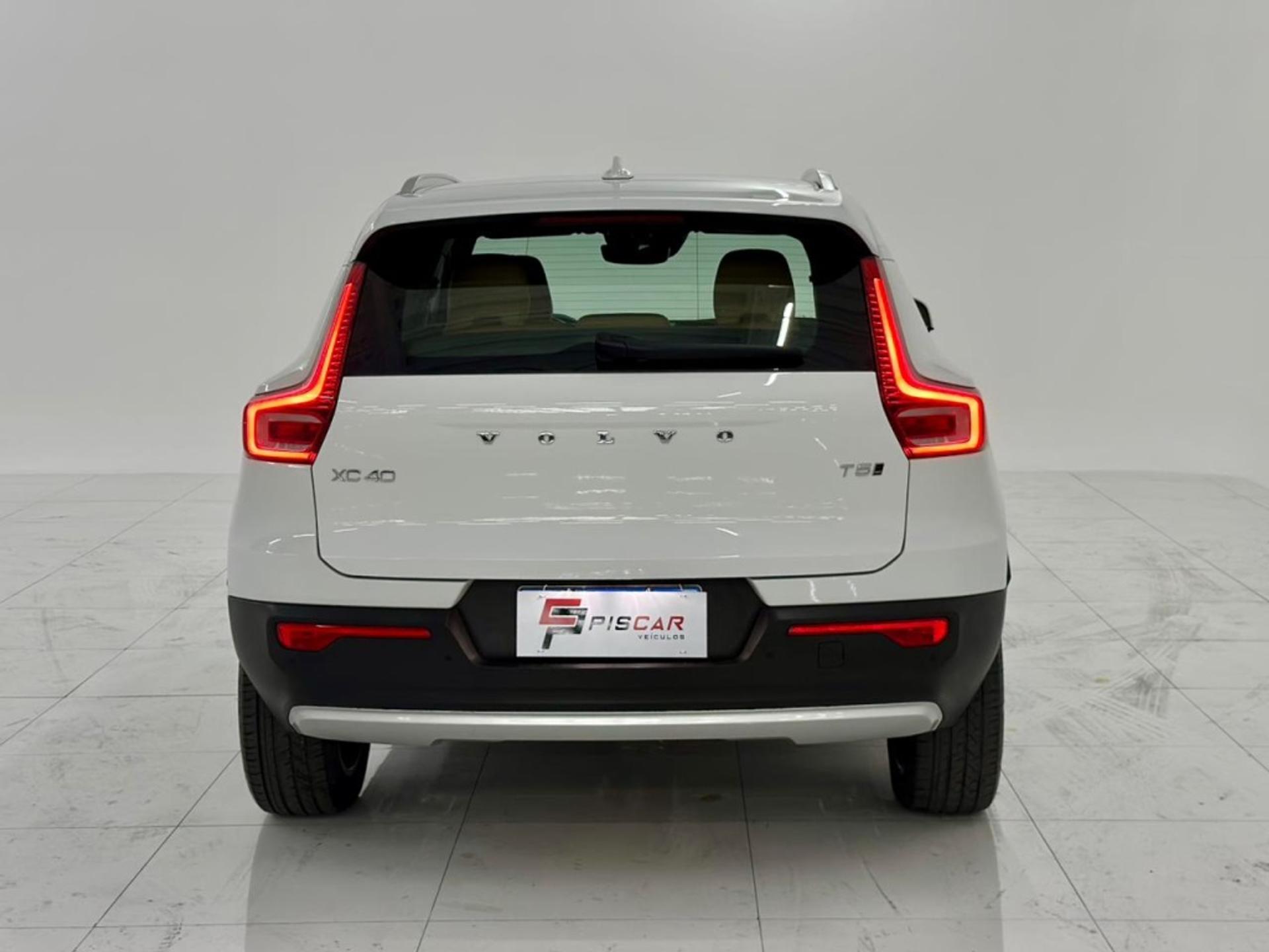 VOLVO XC40 T-5 MOMENTUM 2.0 252cv AWD